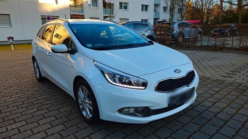 Gebraucht Kia Ceed Sportswagon 128 PS (94 kW) 2015 Weiß Kombi