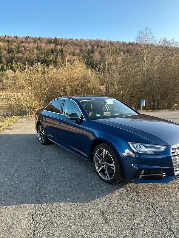 Gebraucht Audi A4 Design 252 PS (185 kW) 2018 Blau Limousine