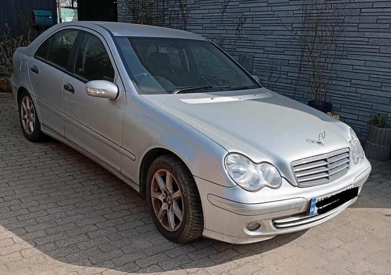 Gebraucht Mercedes 220 150 PS (110 kW) 2006 Silber Limousine