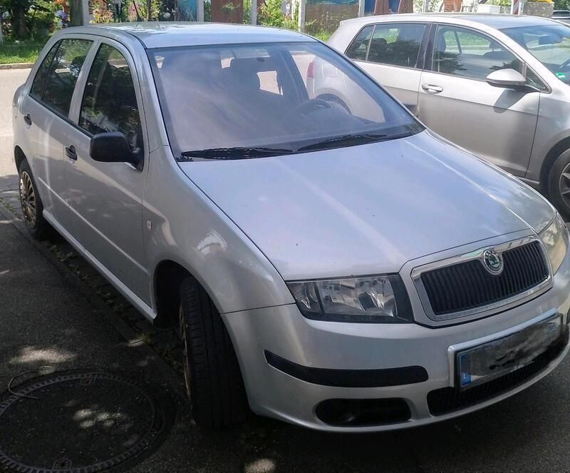 Silber Gebraucht 2005 Skoda Fabia Kleinwagen | 2.900 € (Etwas zu teuer) - Bild 1/4