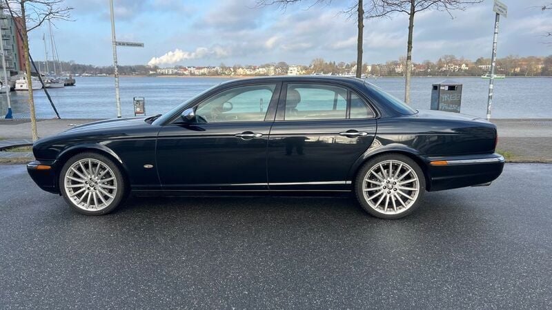 Schwarz Gebraucht 2006 Jaguar XJ Limousine | 6.990 € (Fairer Preis) - Bild 1/4