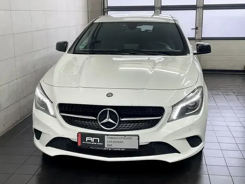 Gebraucht Mercedes CLA180 Shooting Brake 122 PS (89 kW) 2016 Weiß Kombi