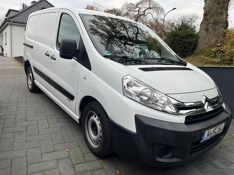 Weiß Gebraucht 2016 Citroën Jumpy Kombi | 7.650 € (Superpreis) - Bild 1/4