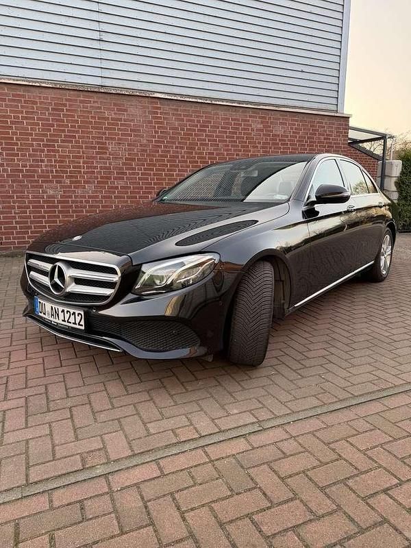 Gebraucht Mercedes E220 Avantgarde 194 PS (142 kW) 2017 Schwarz Limousine