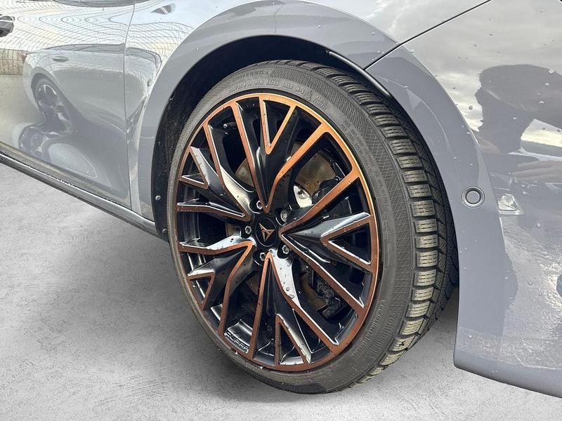 Neu Cupra Leon VZ 300 PS (220 kW) 2025 Graphene grau Limousine