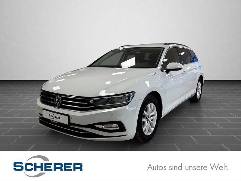 Gletscherweiß metallic (metallic) Gebraucht 2022 VW Passat Business Kombi | 18.800 € (Fairer Preis) - Bild 1/4