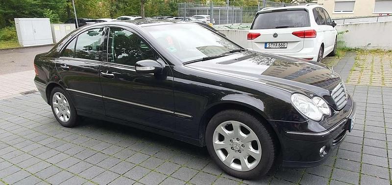 Schwarz Gebraucht 2004 Mercedes C180 Elegance Limousine | 10.000 € - Bild 1/4