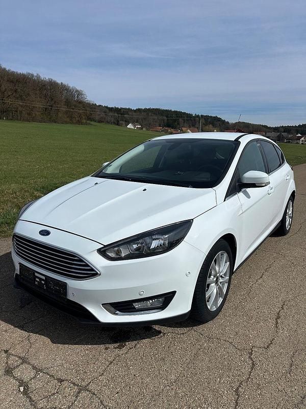 Gebraucht Ford Focus Titanium 101 PS (74 kW) 2016 Weiß Kombi