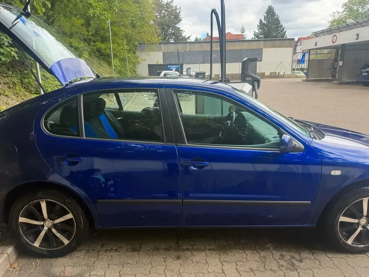 Occasion Seat Leon 100 ch (73 kW) 2002 Bleue Citadine