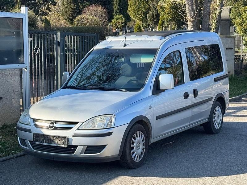 Gebraucht Opel Combo 90 PS (66 kW) 2005 Silber Van / Kleinbus