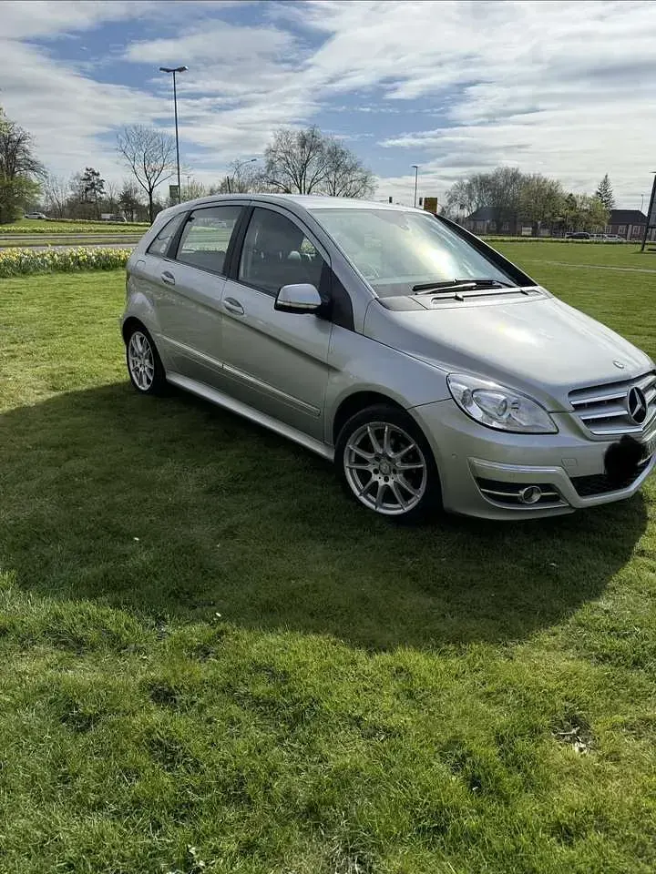 Gebraucht Mercedes B200 Sport Edition 136 PS (100 kW) 2011 Kleinwagen
