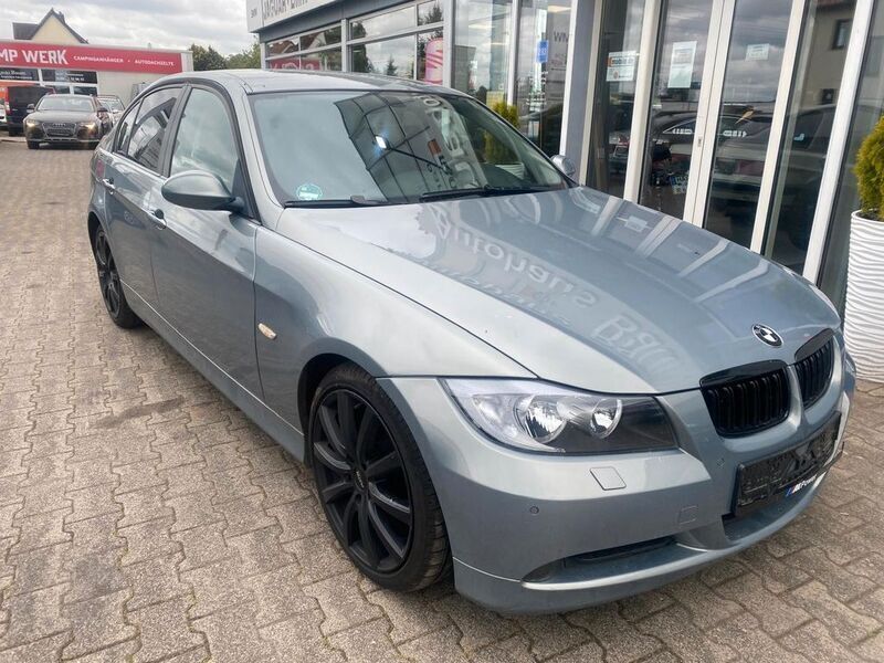 Gebraucht BMW 320 150 PS (110 kW) 2005 Arktis Limousine