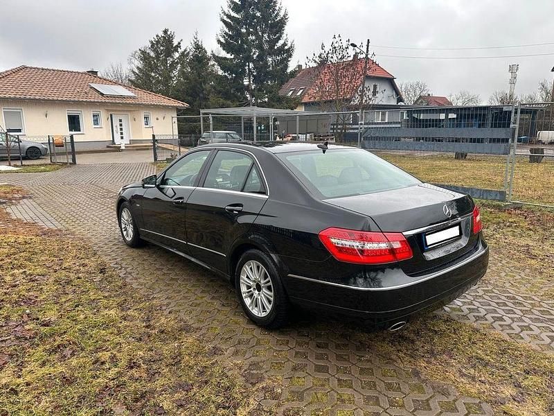Gebraucht Mercedes E350 Avantgarde 292 PS (214 kW) 2009 Schwarz Limousine