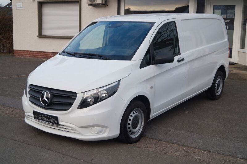 Weiß Gebraucht 2021 Mercedes Vito Van / Kleinbus | 18.490 € - Bild 1/4