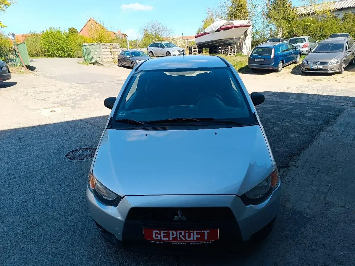 Gebraucht Mitsubishi Colt 75 PS (55 kW) 2009 Haagsilber (m) Kleinwagen