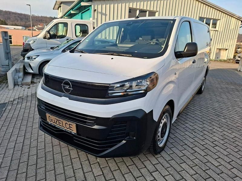 Gebraucht Opel Vivaro Basis 144 PS (105 kW) 2024 Weiß Van / Kleinbus