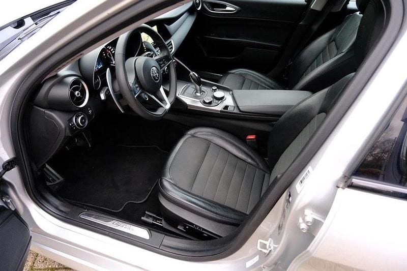 Gebraucht Alfa Romeo Giulia Super 179 PS (131 kW) 2017 Grau Limousine