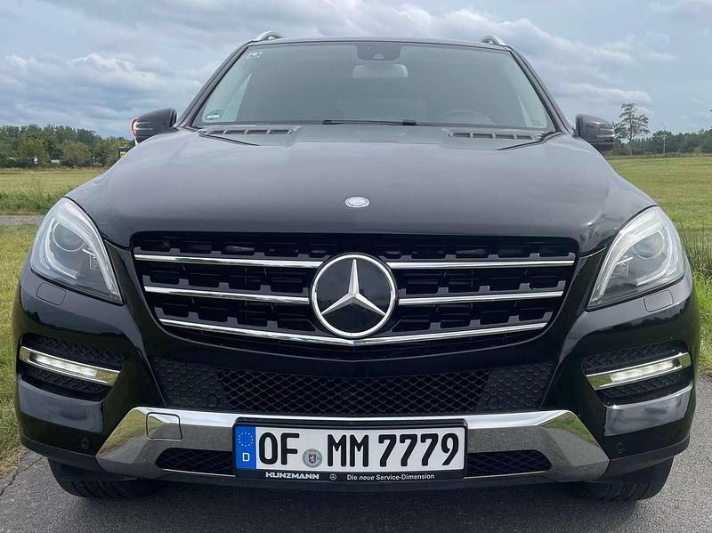 Gebraucht Mercedes ML250 204 PS (150 kW) 2012 Schwarz SUV