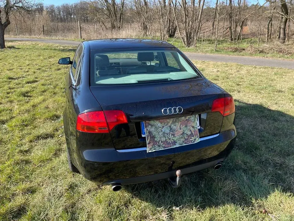Używany Audi A4 S-Line 163 KM (119 kW) 2005 Czarny Sedan/Limuzyna