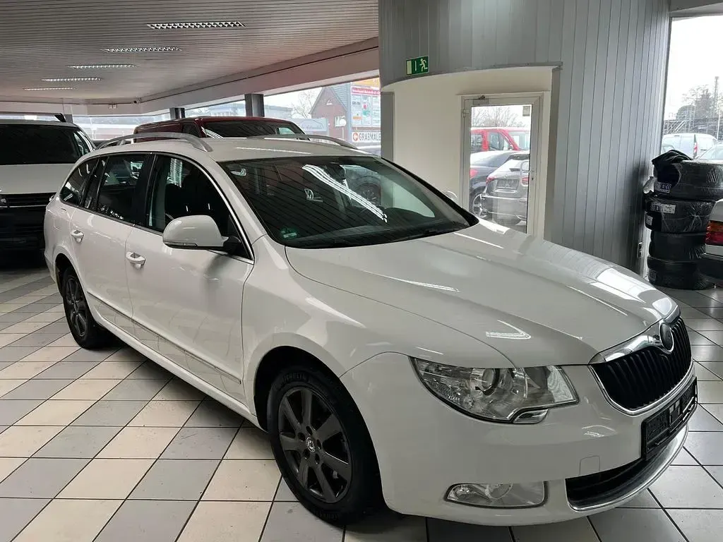 Gebraucht Skoda Superb Elegance 170 PS (125 kW) 2013 Weiß Kombi