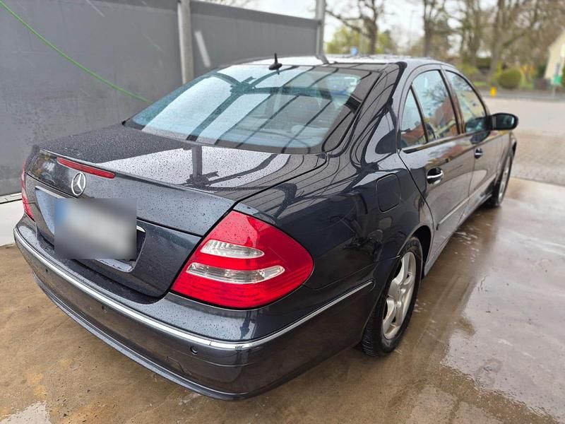 Gebraucht Mercedes E280 190 PS (139 kW) 2006 Blau Limousine