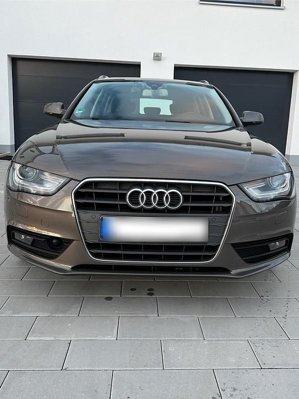 Gebraucht Audi A4 150 PS (110 kW) 2015 Grau Kombi