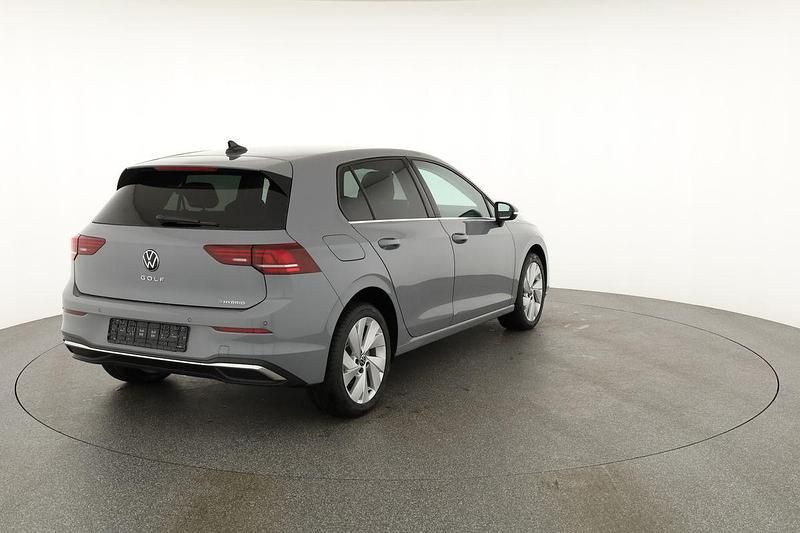 Neu VW Golf VIII Style 204 PS (150 kW) 2026 Mondsteingrau