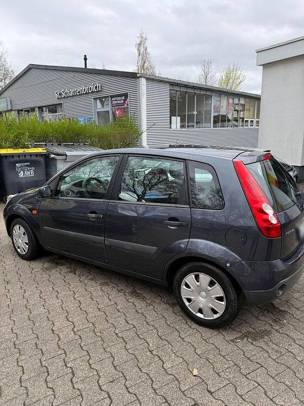 Gebraucht Ford Fiesta 69 PS (50 kW) 2006 Kleinwagen