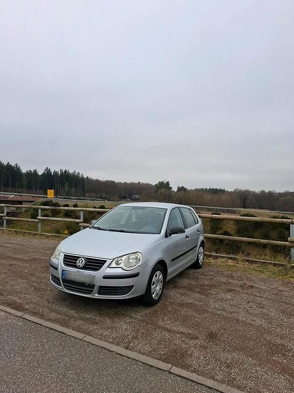 Silber Gebraucht 2009 VW Polo Limousine | 1.999 € (Guter Preis) - Bild 1/4