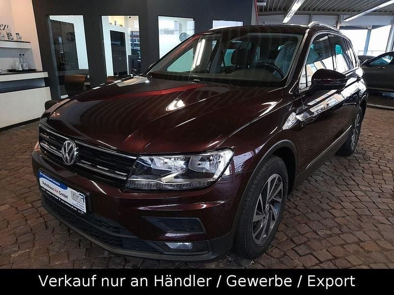 Rot Gebraucht 2018 VW Tiguan Sound SUV | 16.890 € (Superpreis) - Bild 1/4