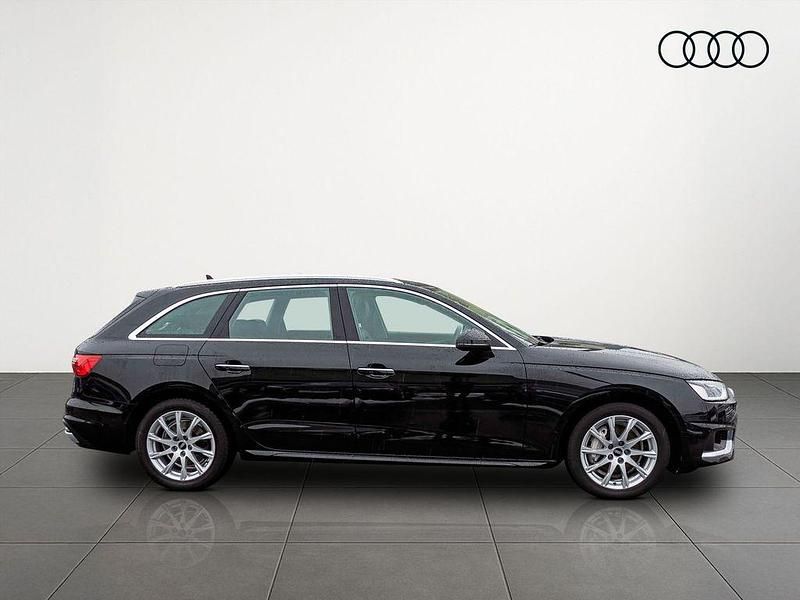 Second-hand Audi A4 Advanced Plus 204 CP (150 kW) 2023 Negru Break