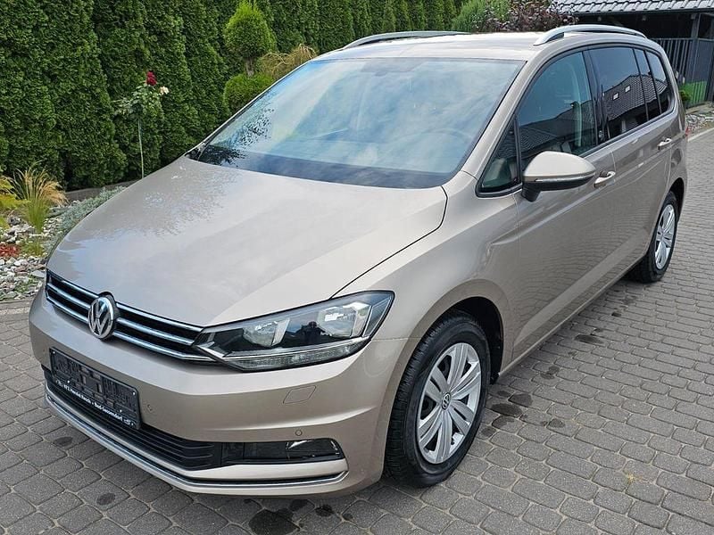 Gebraucht VW Touran Sound 150 PS (110 kW) 2017 Titanium beige Van / Kleinbus