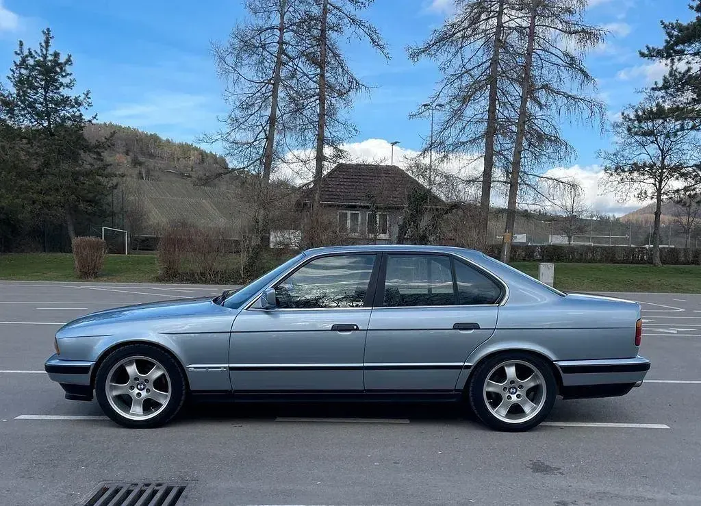 Gebraucht BMW 520 150 PS (110 kW) 1992 Blau Limousine