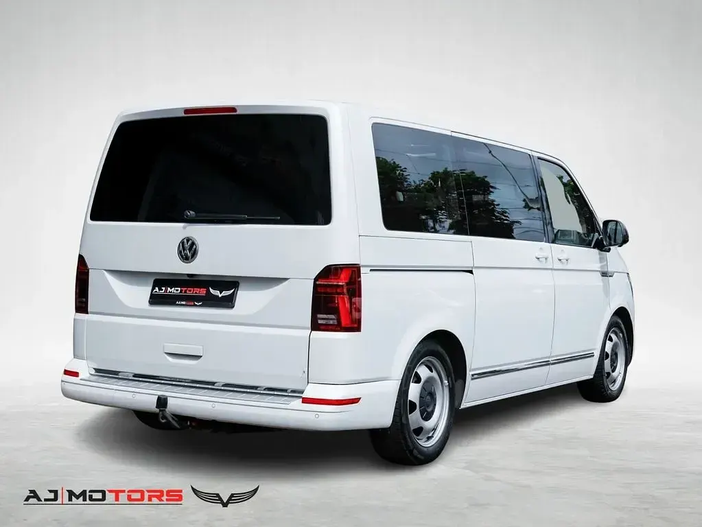 Gebraucht VW Multivan Highline 204 PS (150 kW) 2017 Weiß Van / Kleinbus