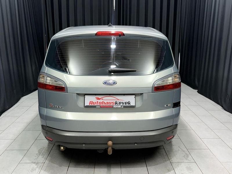 Gebraucht Ford S-MAX Titanium 140 PS (102 kW) 2009 Silber Van / Kleinbus