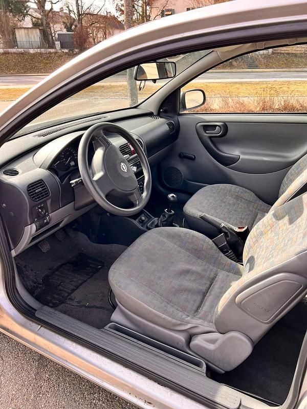 Gebraucht Opel Corsa 60 PS (44 kW) 2000 Grau Coupé
