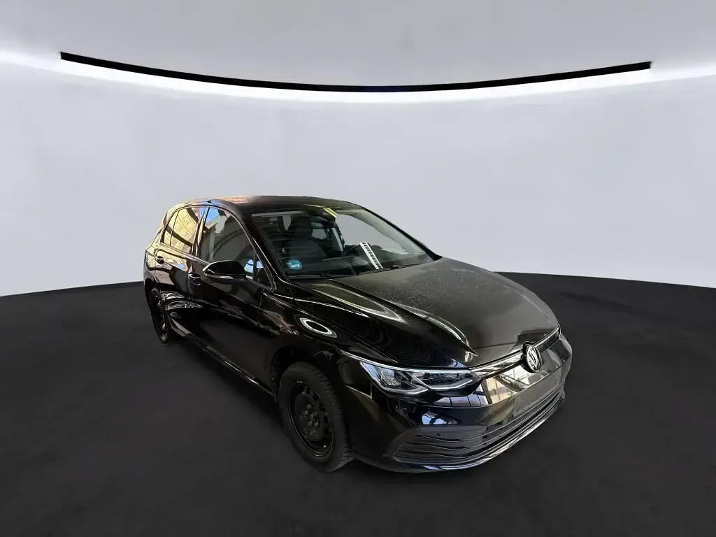 Gebraucht VW Golf VIII Life 150 PS (110 kW) 2023 Deep black perleffekt Limousine