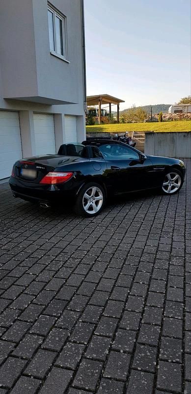 Gebraucht Mercedes SLK200 184 PS (135 kW) 2011 Schwarz Cabrio