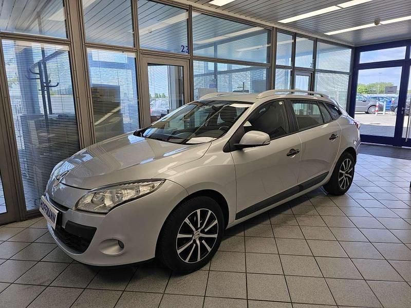 Gebraucht Renault Mégane GrandTour Dynamique 106 PS (77 kW) 2011 Silbermet. (metallic) Kombi