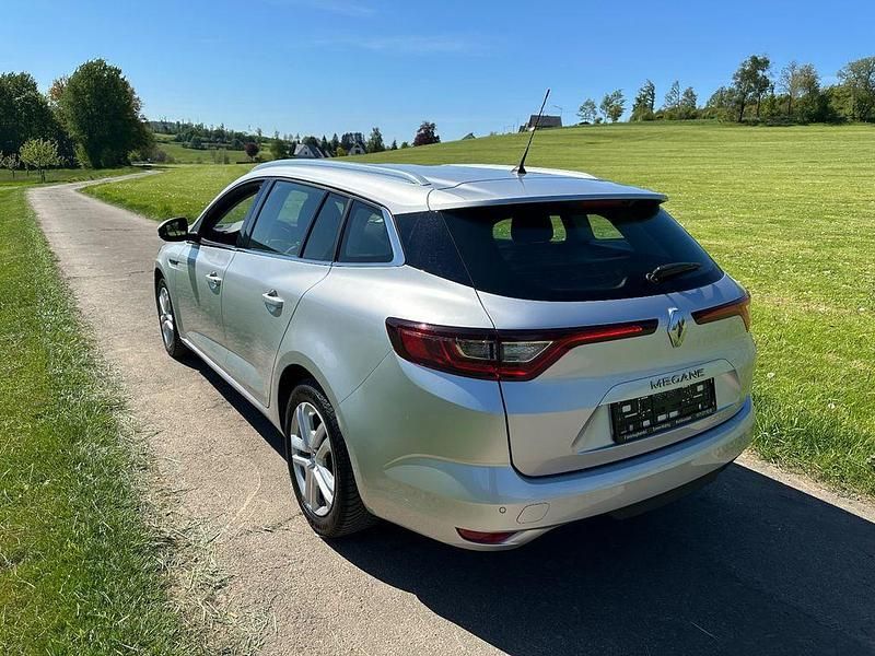 Gebraucht Renault Mégane IV Business 116 PS (85 kW) 2020 Grau Limousine