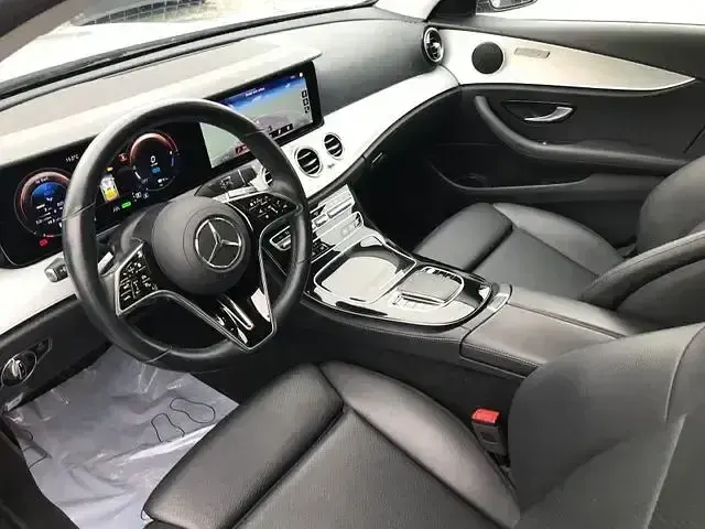 Gebraucht Mercedes E300 Avantgarde 306 PS (225 kW) 2021 Silber Limousine