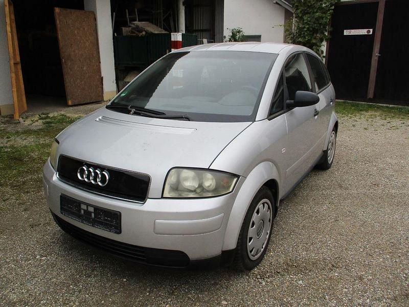 Gebraucht Audi A2 75 PS (55 kW) 2002 Silbersee/lichtsilber Kleinwagen