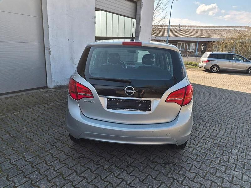 Gebraucht Opel Meriva Innovation 101 PS (74 kW) 2010 Silber Van / Kleinbus