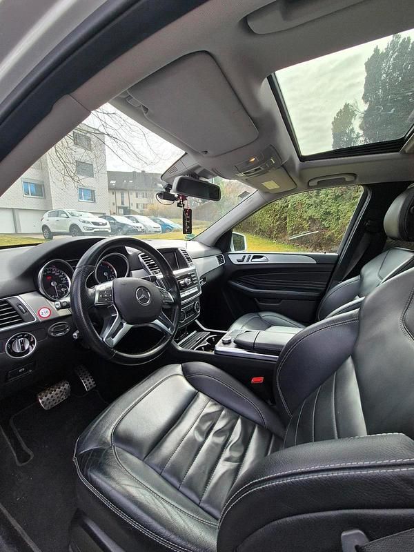 Gebraucht Mercedes ML350 258 PS (189 kW) 2012 Silber SUV