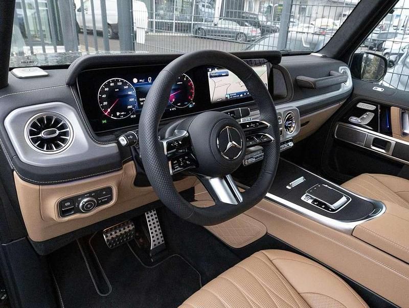 Gebraucht Mercedes G500 Night 449 PS (330 kW) 2024 Manufaktur oliv metallic SUV