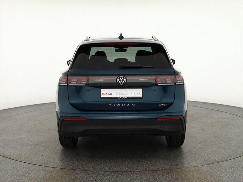 Neu VW Tiguan 150 PS (110 kW) 2025 Blau SUV