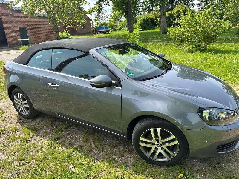 Grau Gebraucht 2015 VW Golf Cabriolet LOUNGE Cabrio | 11.000 € (Fairer Preis) - Bild 1/3