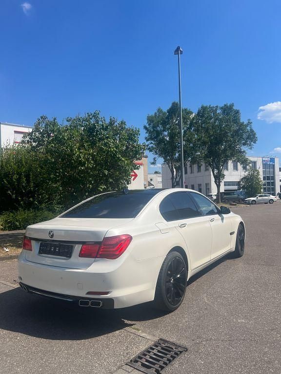 Gebraucht BMW 730 245 PS (180 kW) 2010 Weiß Limousine