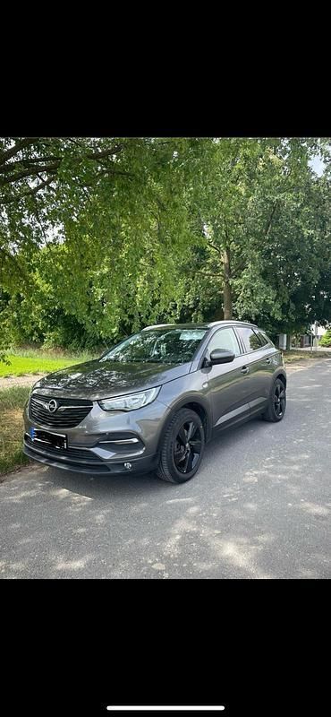Grau Gebraucht 2018 Opel Grandland X SUV | 13.900 € (Teuer) - Bild 1/4
