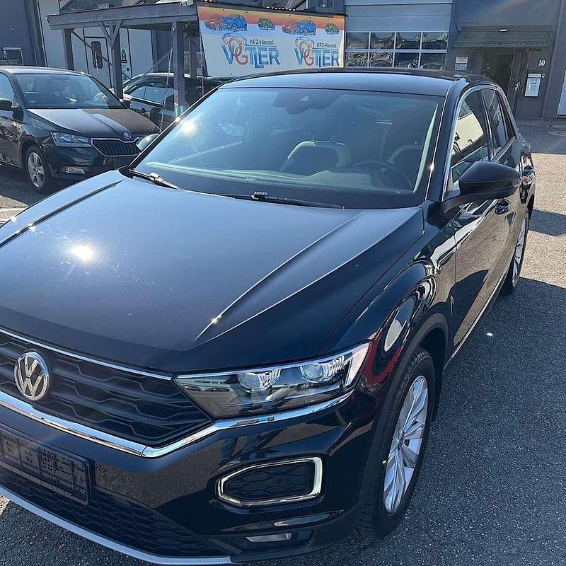 Deep black Gebraucht 2020 VW T-Roc Sport SUV | 21.850 € (Fairer Preis) - Bild 1/4